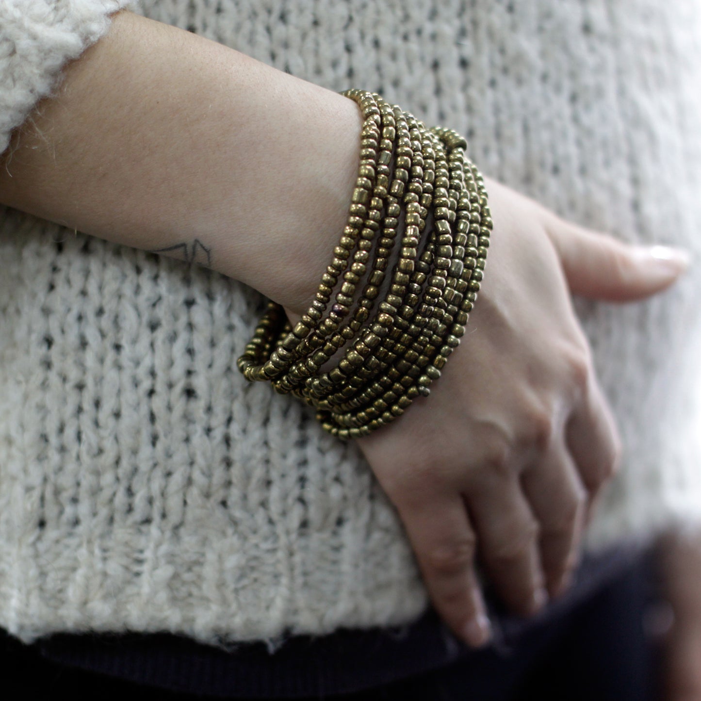Multi-Bead Bangle Wooden Clasp - Asst Gold/Bronze