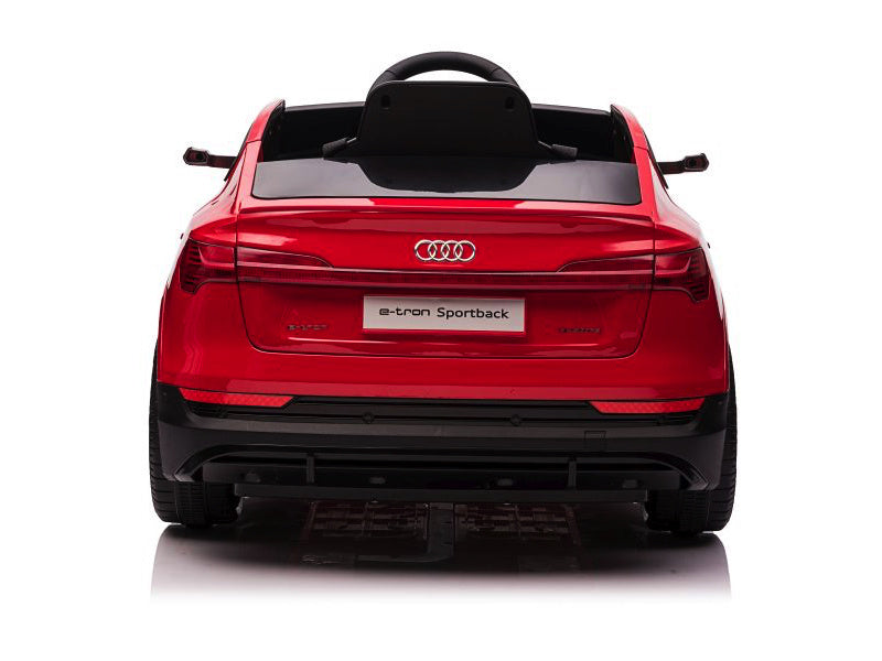 Audi e-tron ,12 volt elektrische kinderauto met rubberen banden, leder zitje en meer!