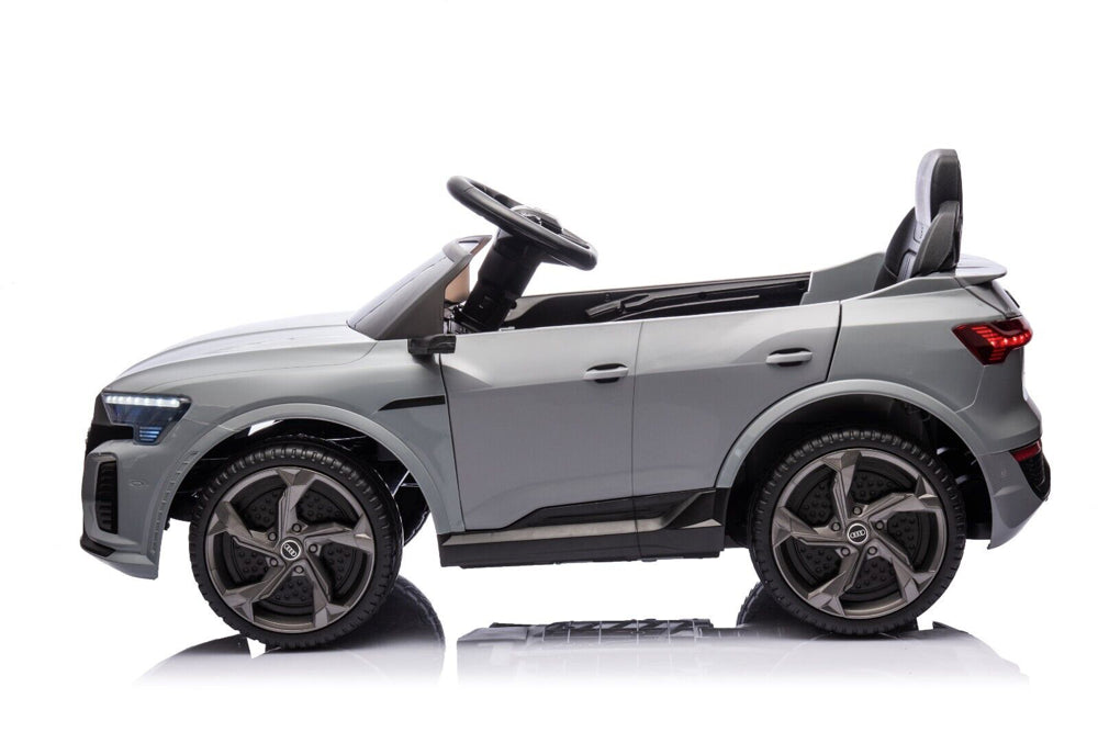 Audi S Q8, 12 volt elektrische kinderauto met rubberen banden, leder zitje en meer