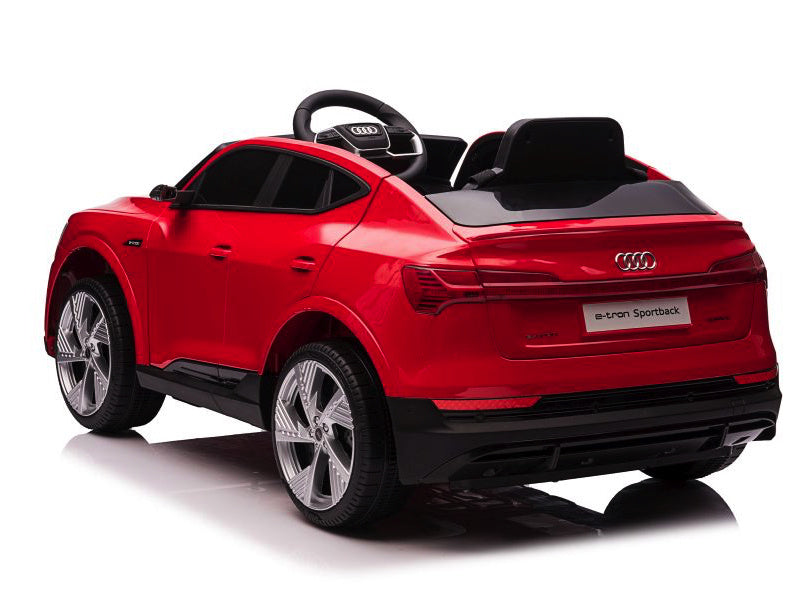 Audi e-tron ,12 volt elektrische kinderauto met rubberen banden, leder zitje en meer!