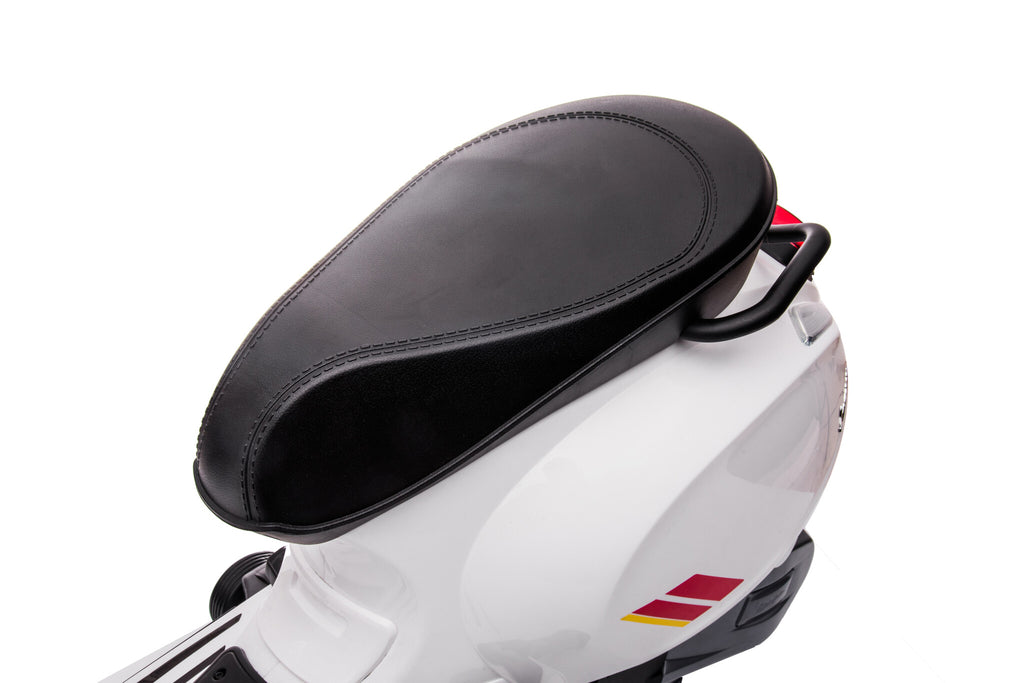Vespa Sprint, 12 volt elektrische scooter met muziek en meer!