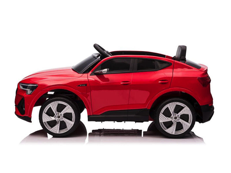 Audi e-tron ,12 volt elektrische kinderauto met rubberen banden, leder zitje en meer!