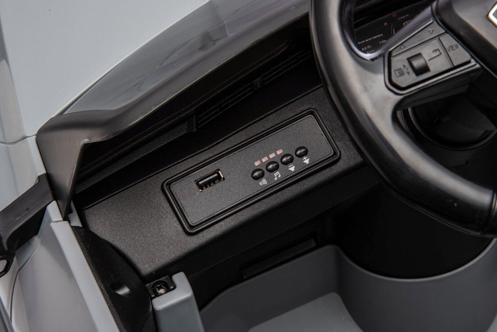 Audi S Q8, 12 volt elektrische kinderauto met rubberen banden, leder zitje en meer