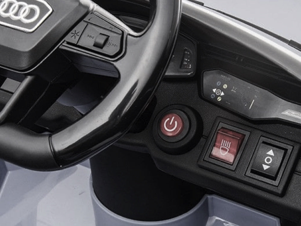 Audi RS6,12 volt elektrische kinderauto met rubberen banden, leder zitje en meer!