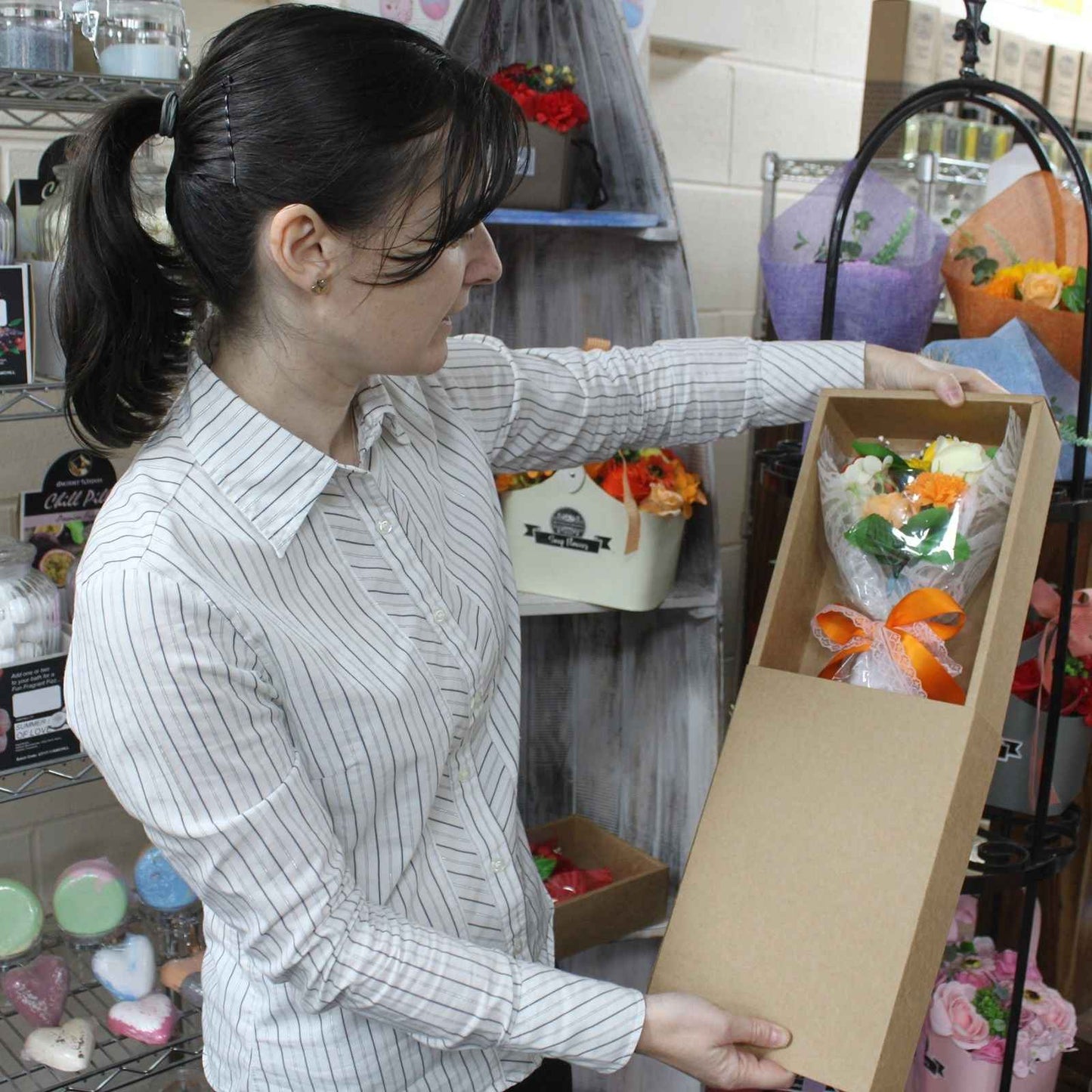 Caixa com bouquet de flores em sabonete - Verde
