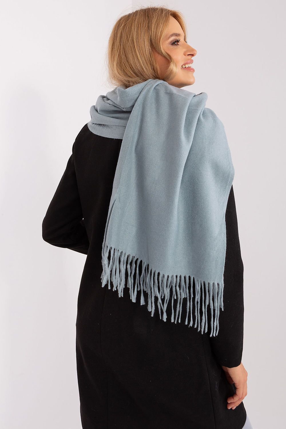 Shawl model 187609