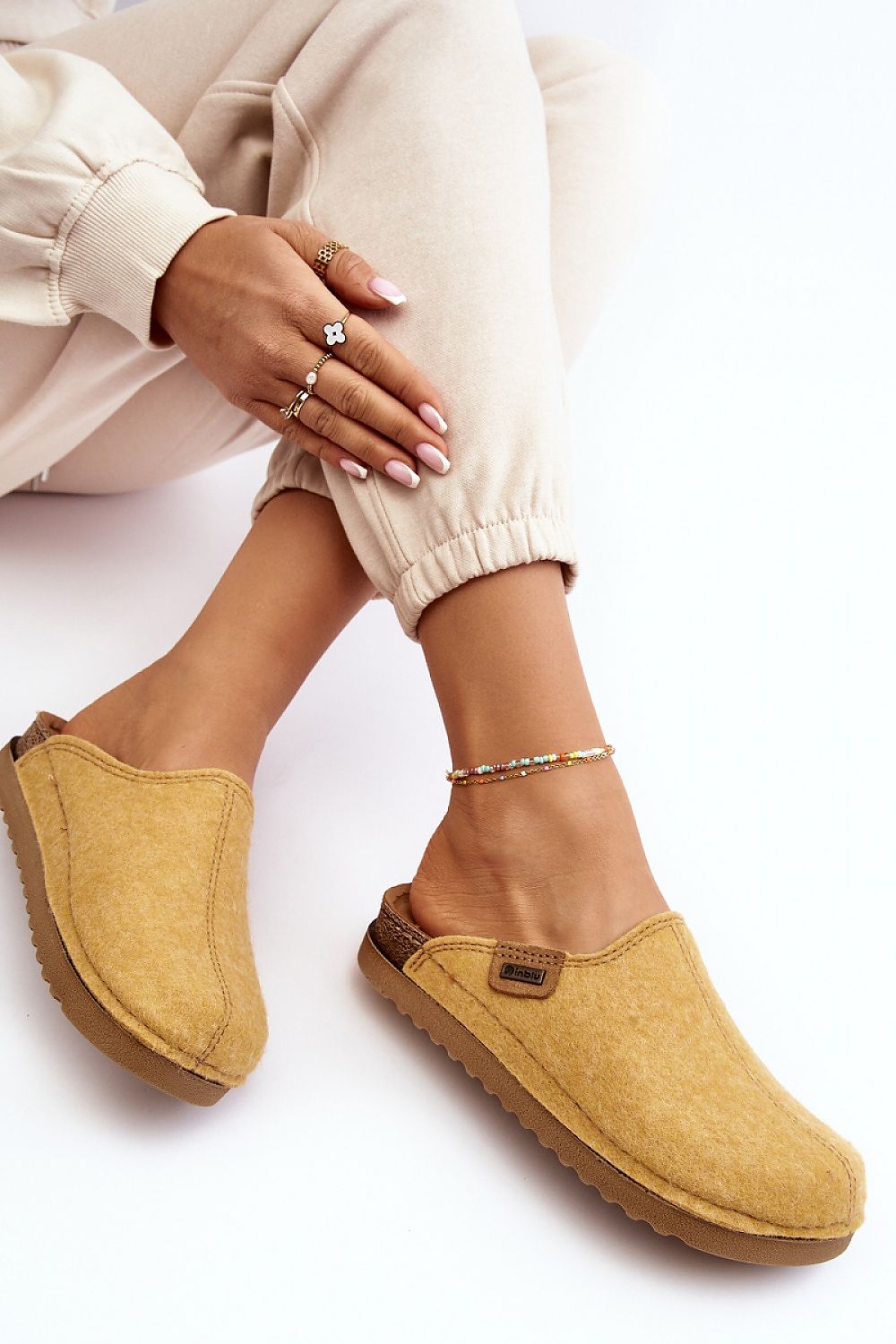 Slippers model 188668