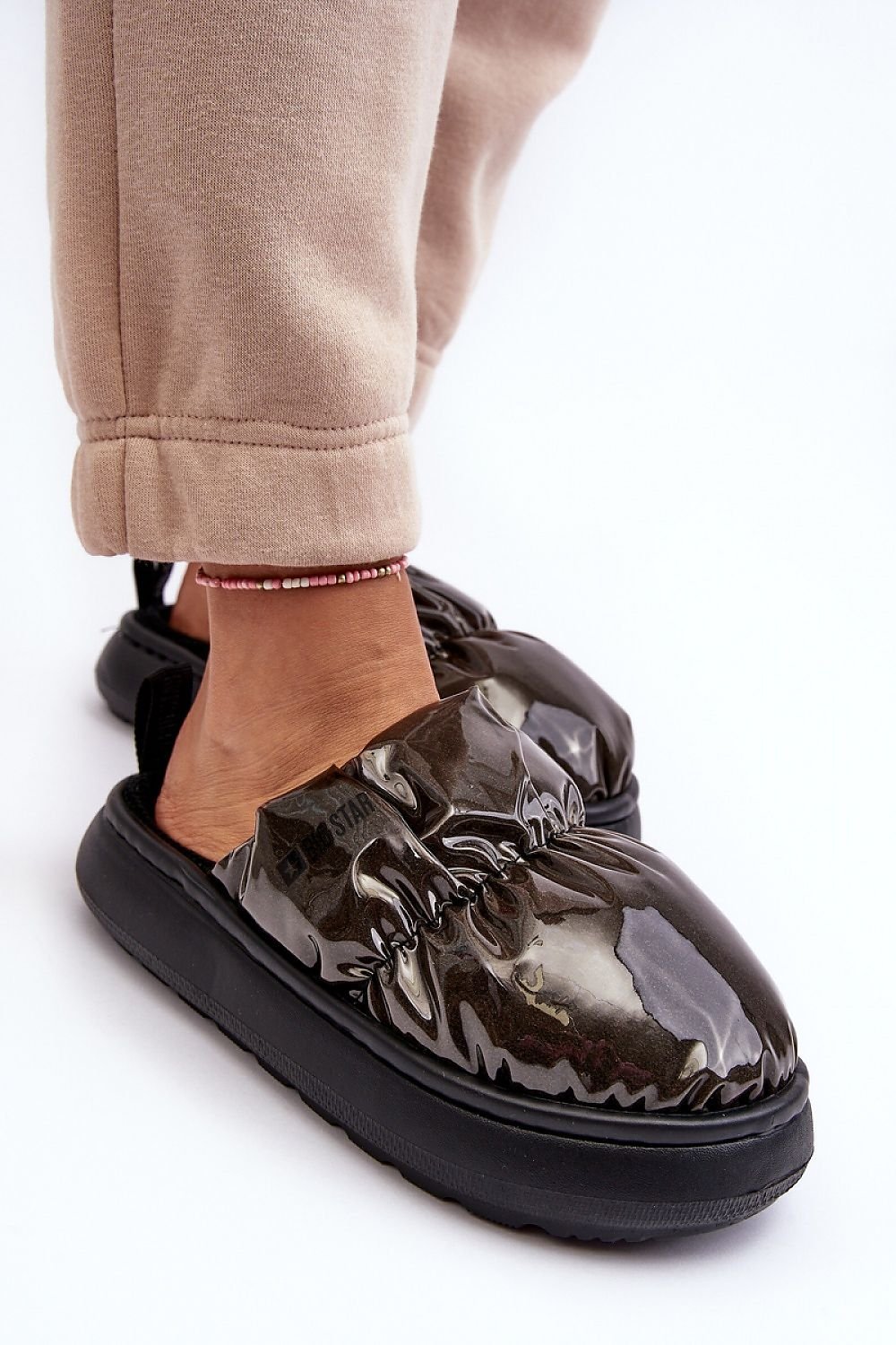 Slippers model 188674