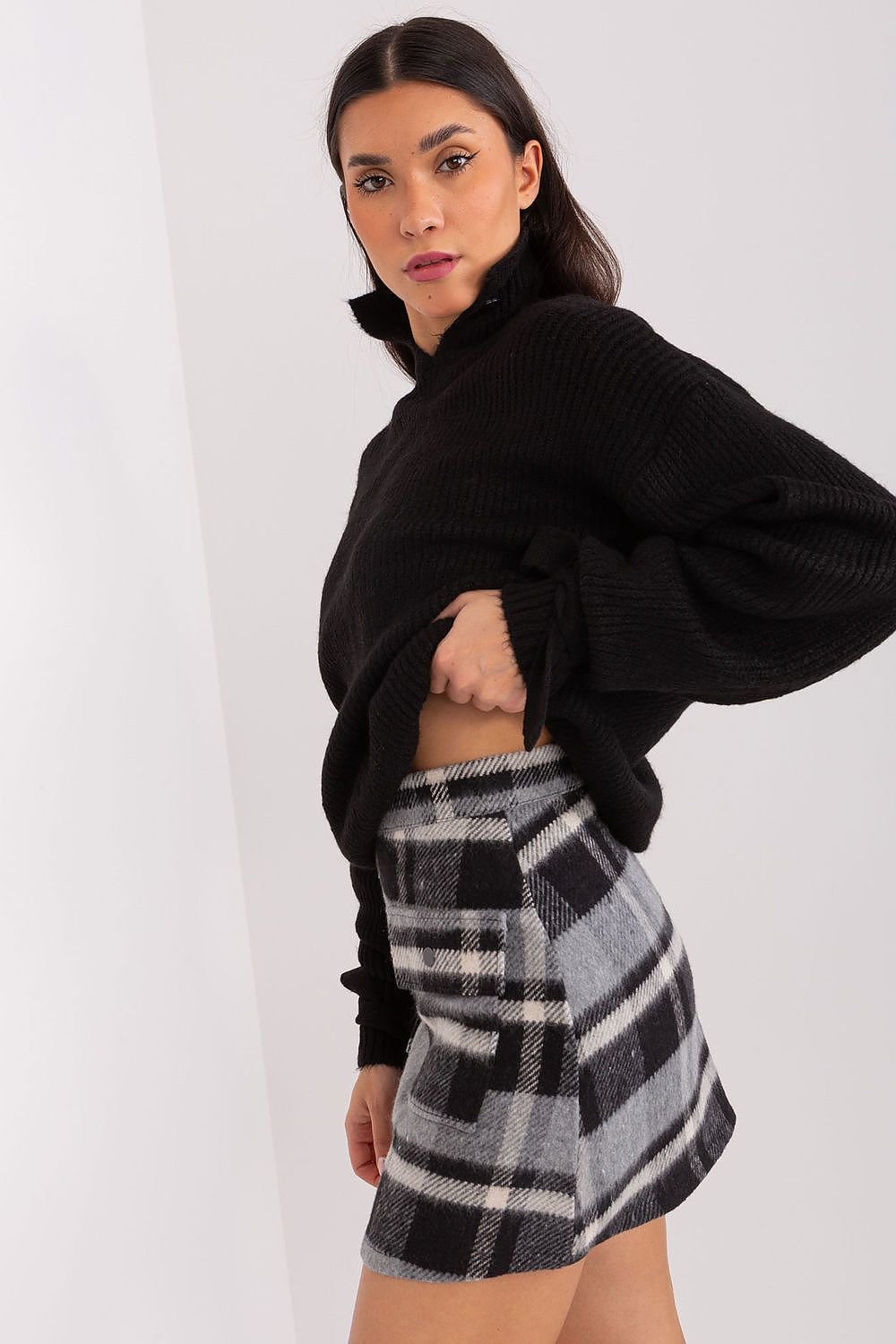 Short skirt model 188808