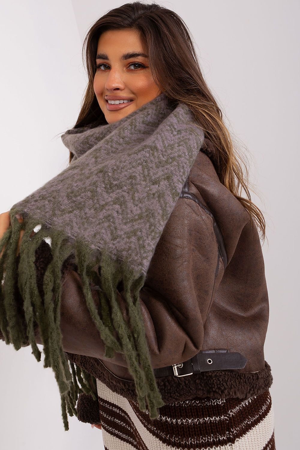 Shawl model 189236