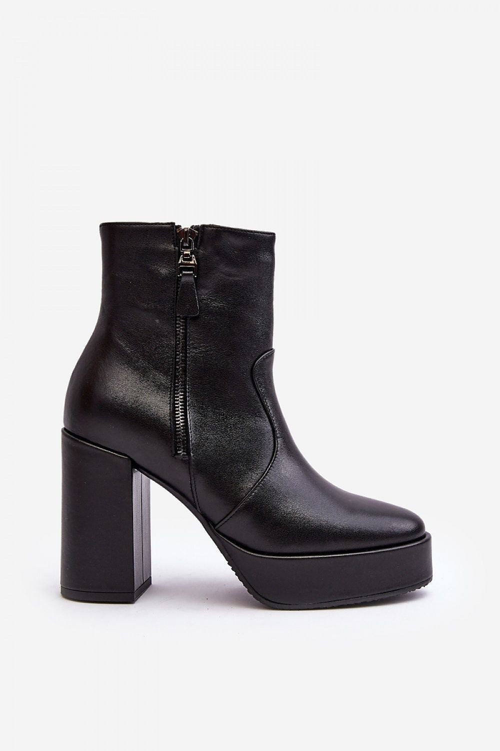 Heel boots model 190201