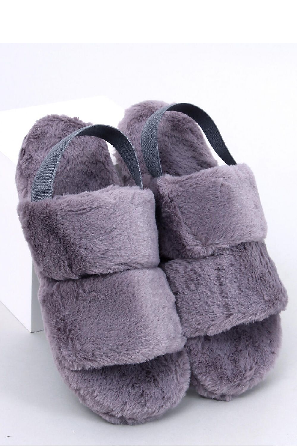 Slippers model 190360