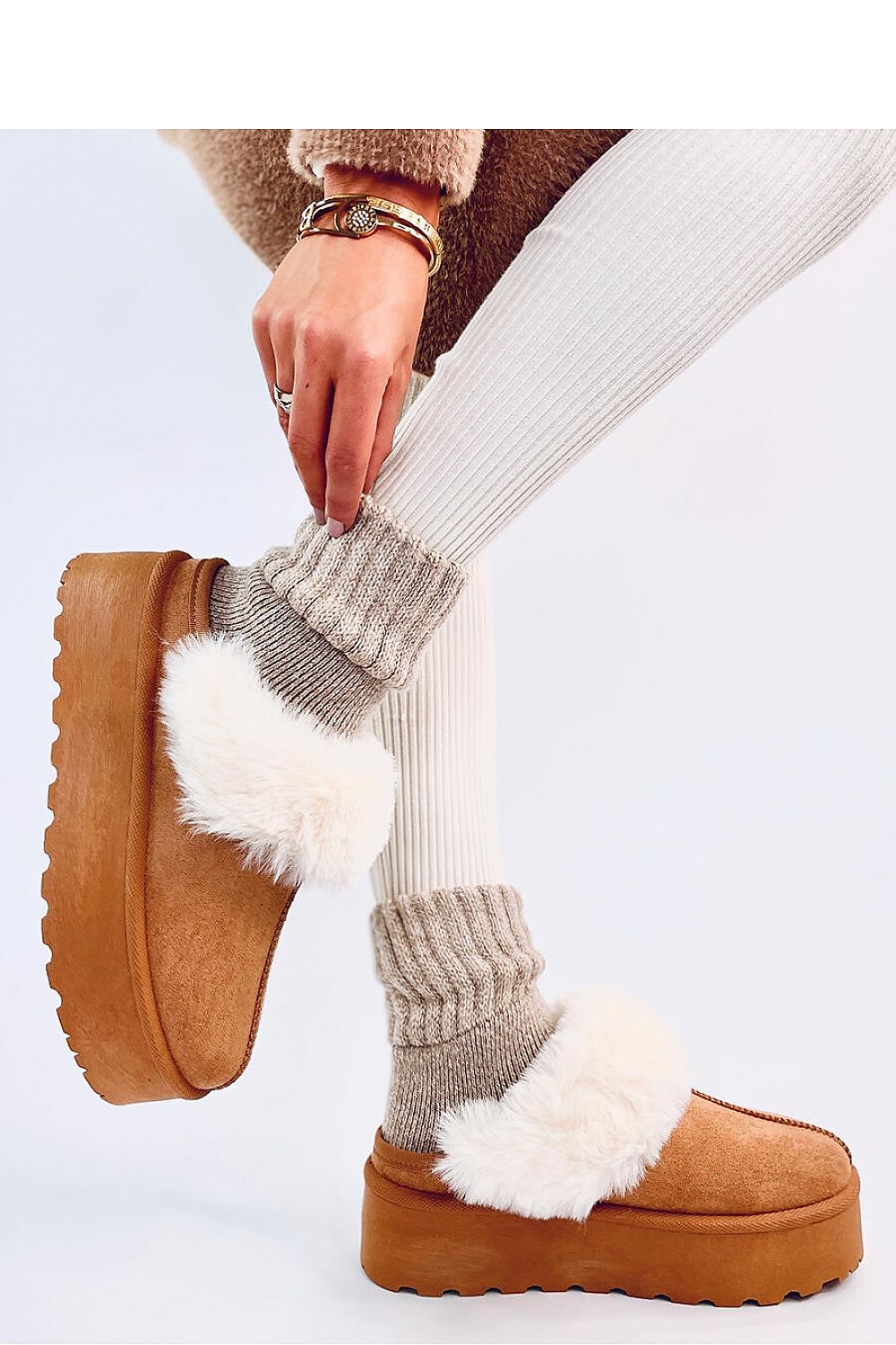 Slippers model 190463