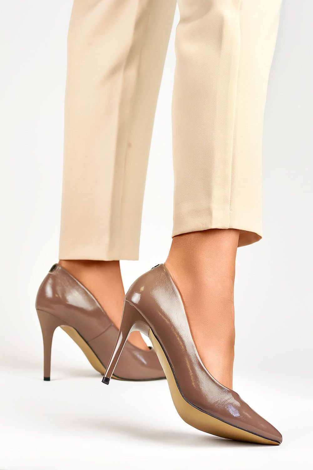 High heels model 190643