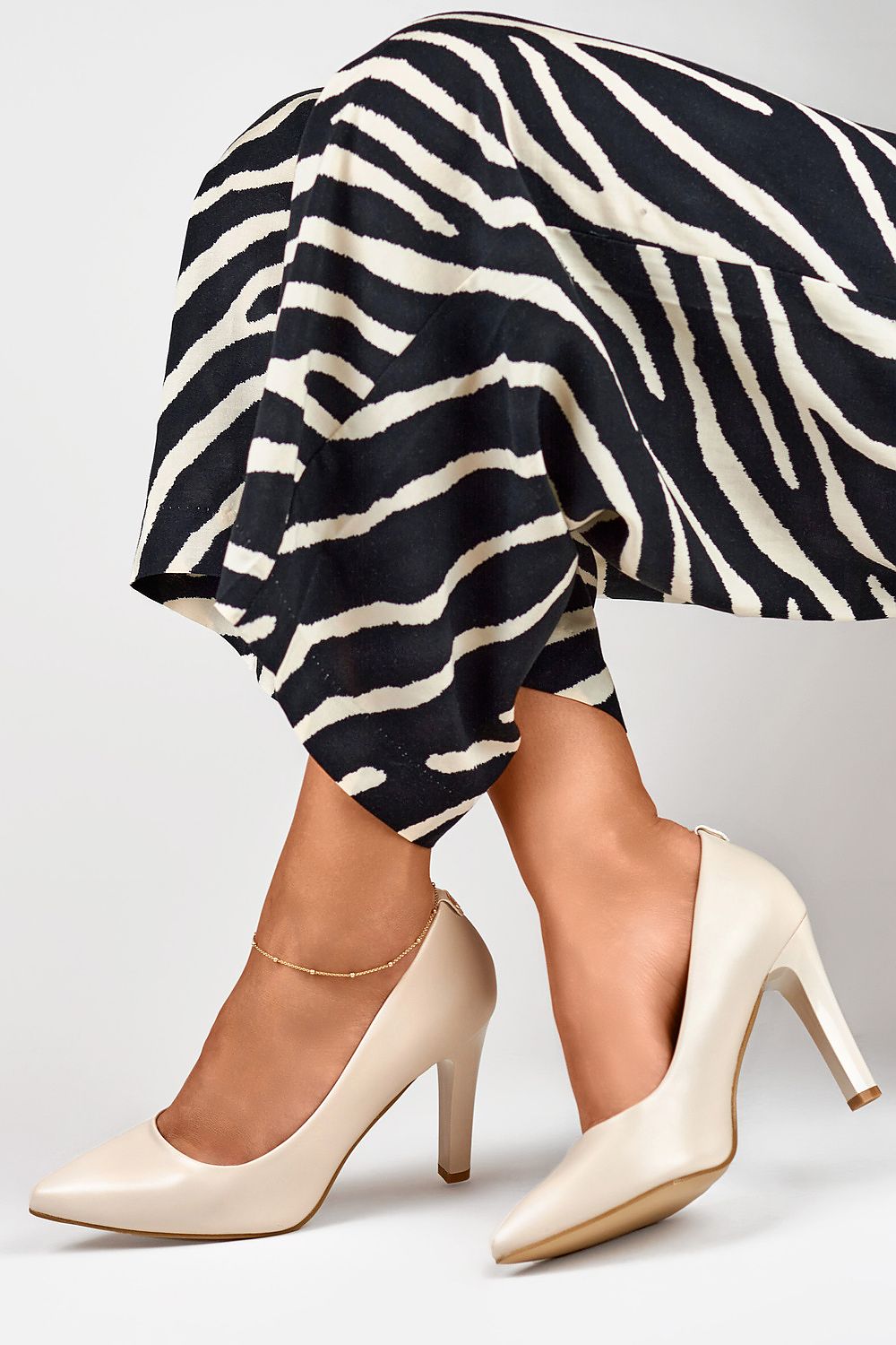 High heels model 190695