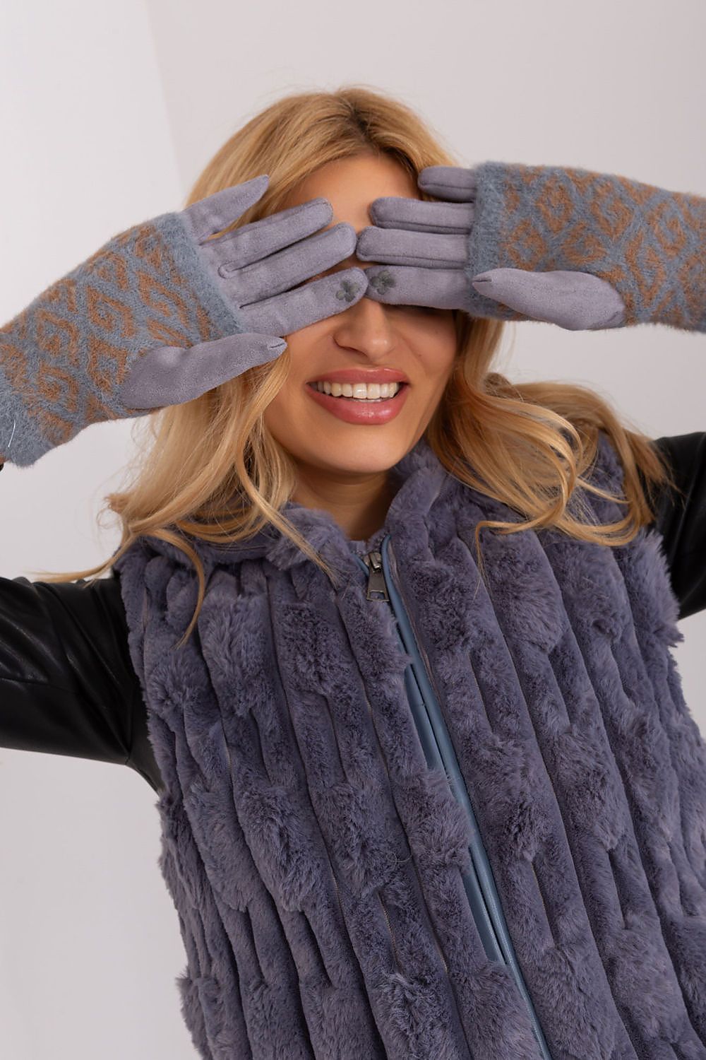 Gloves model 190814