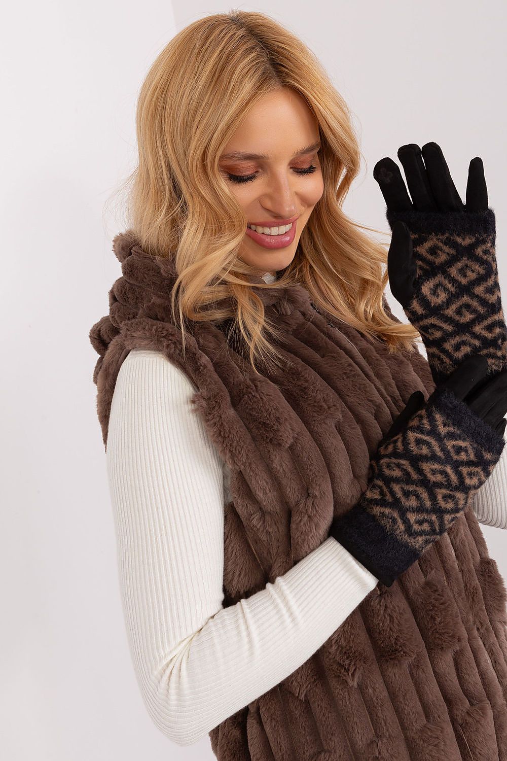 Gloves model 190816