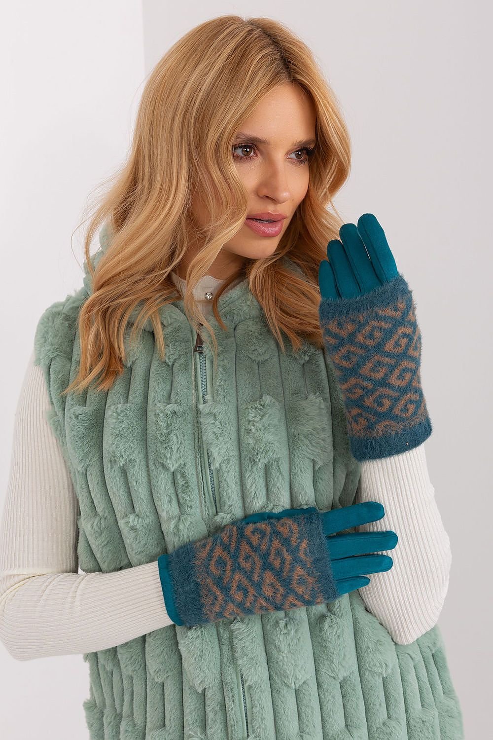 Gloves model 190820