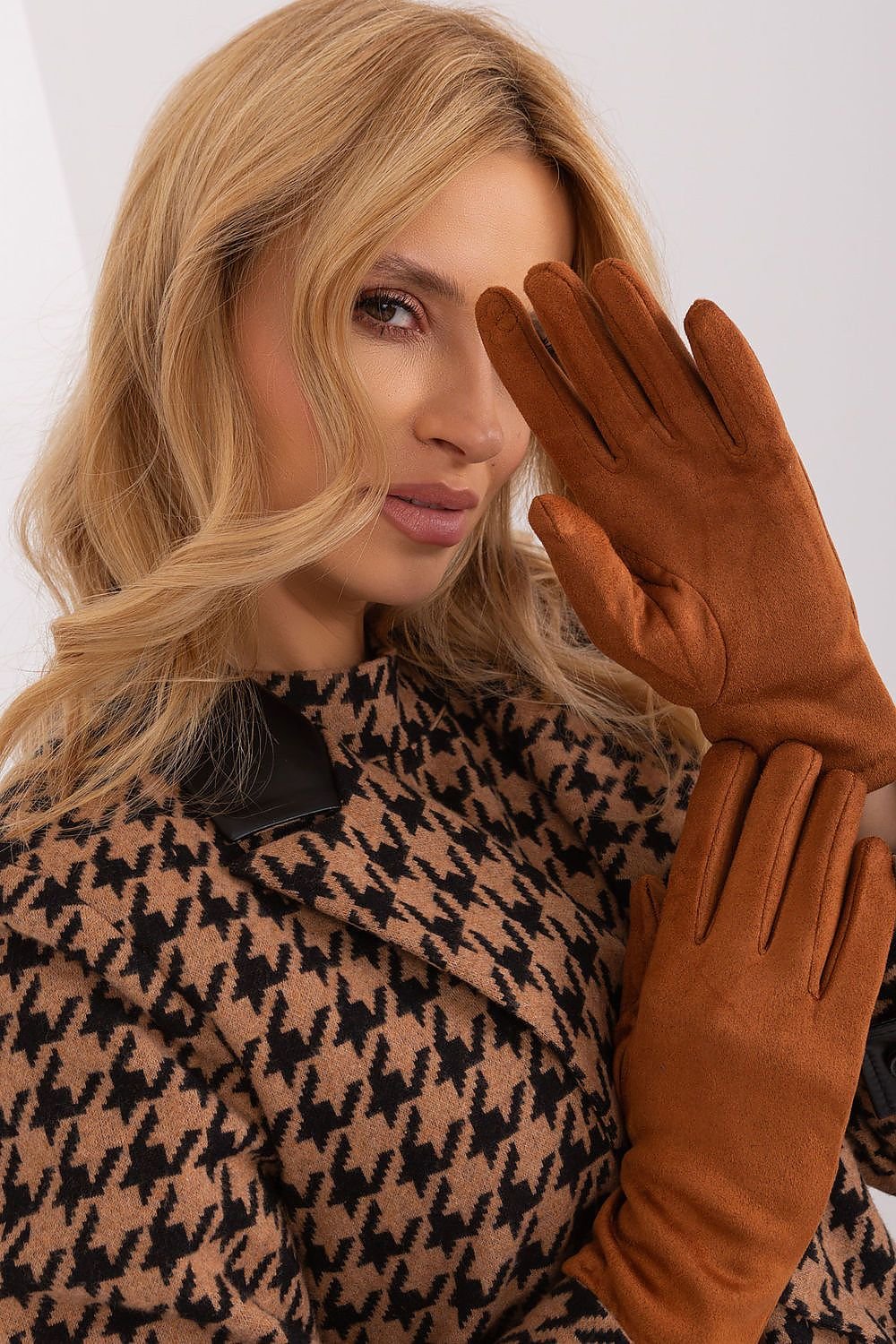 Gloves model 190825