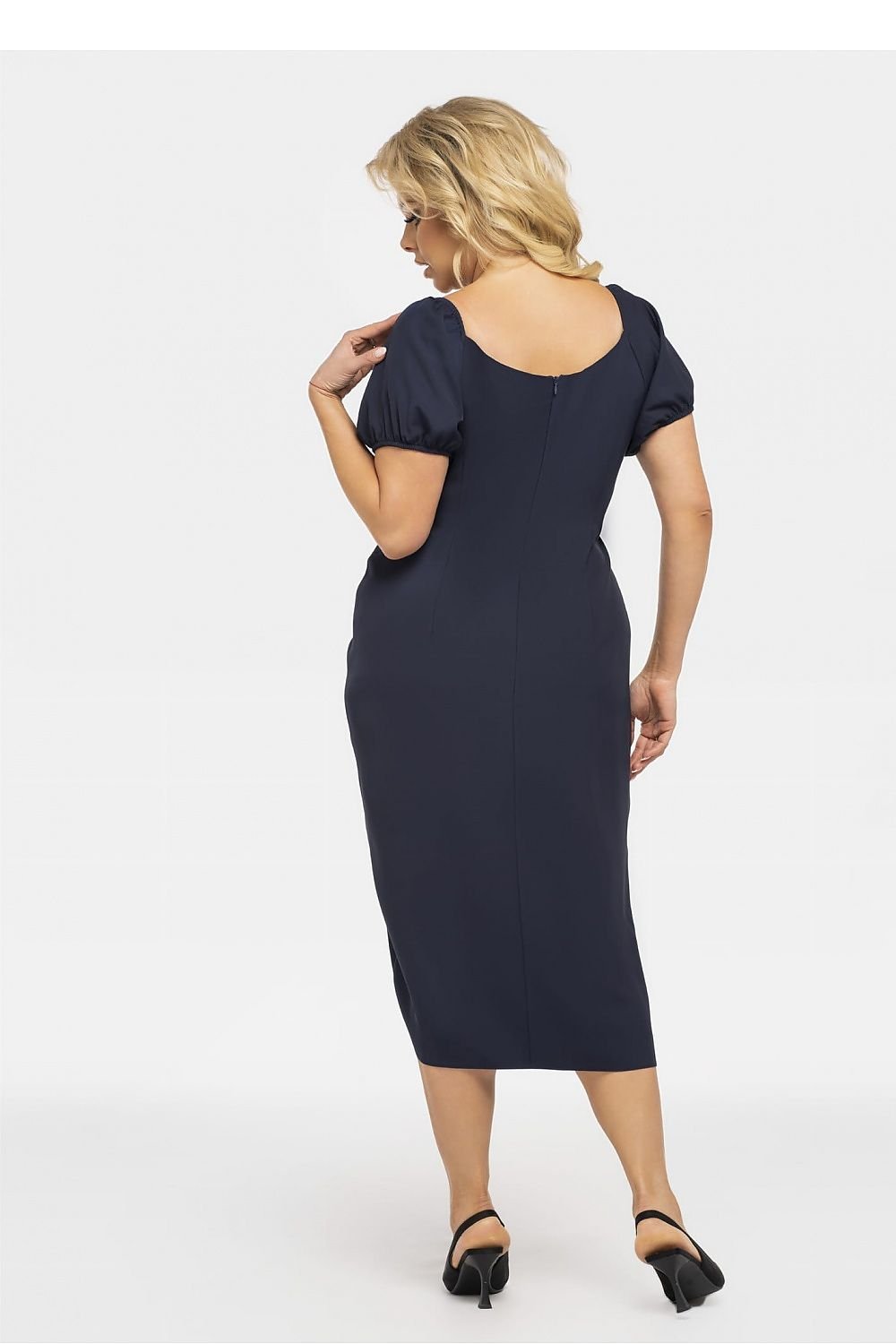 Plus size dress model 190955