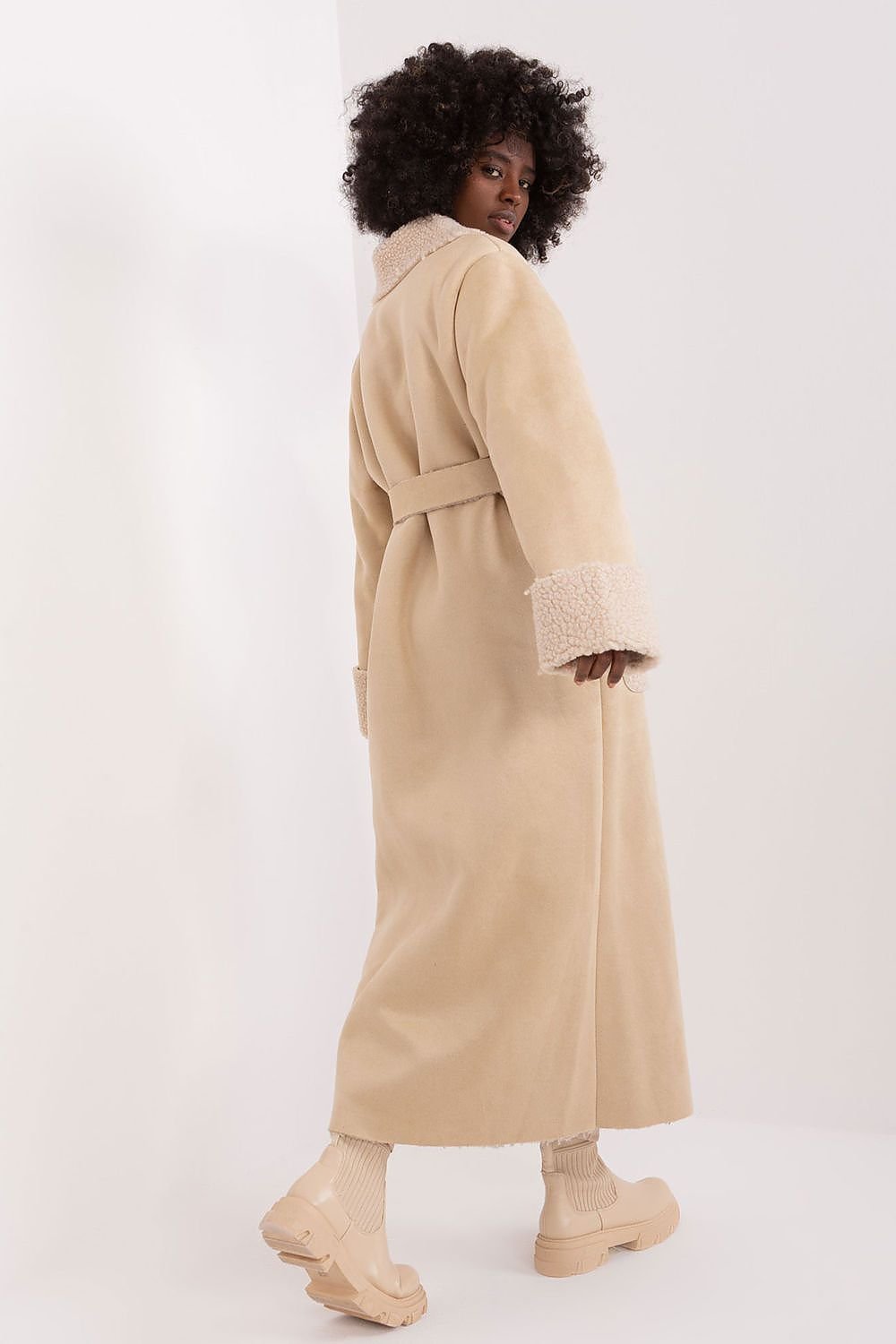 Coat model 191137