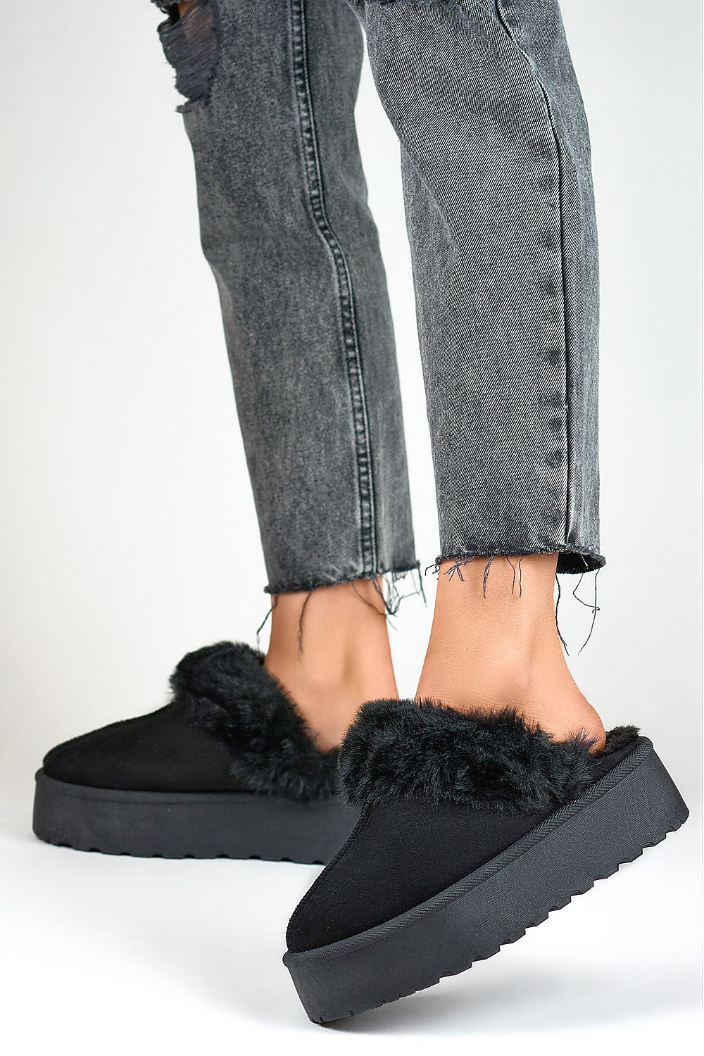 Slippers model 191298
