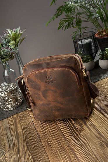 Natural leather bag model 191535