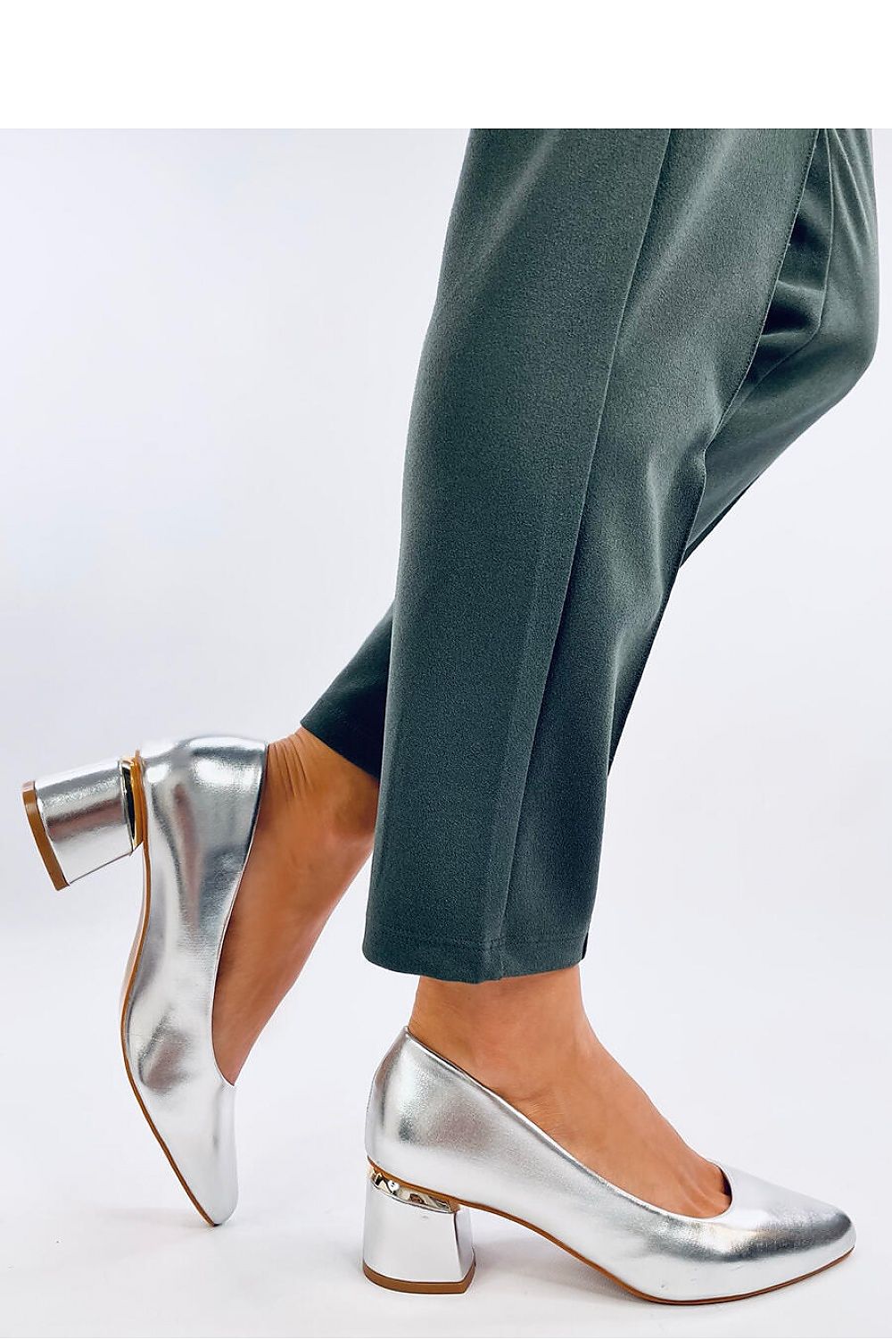Heel pumps model 192882