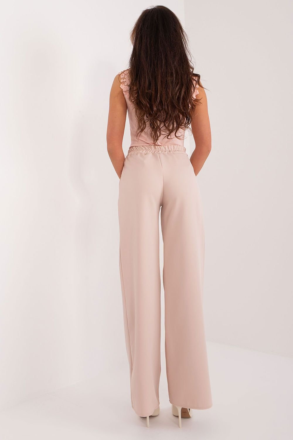 Women trousers model 194437