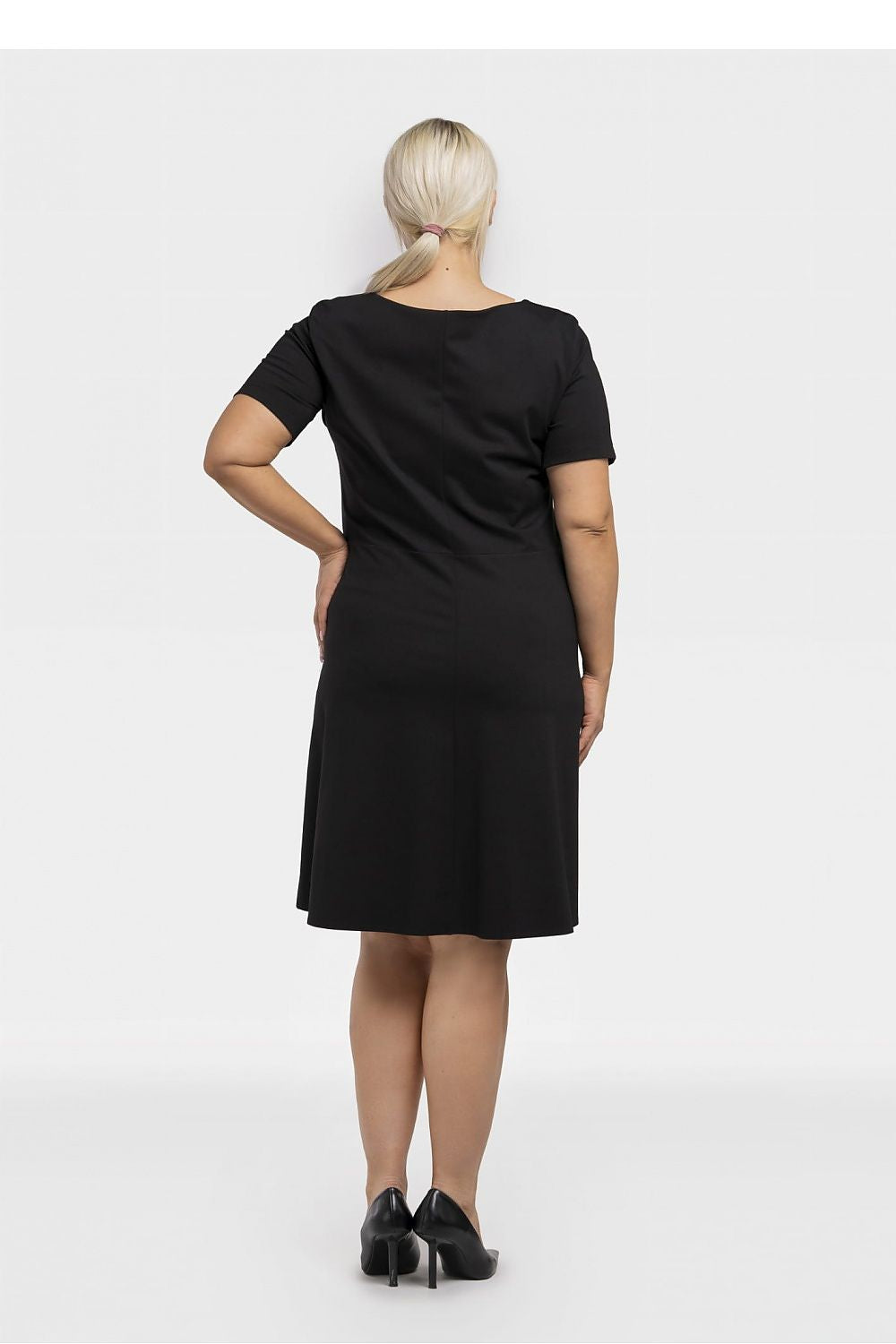 Plus size dress model 195021