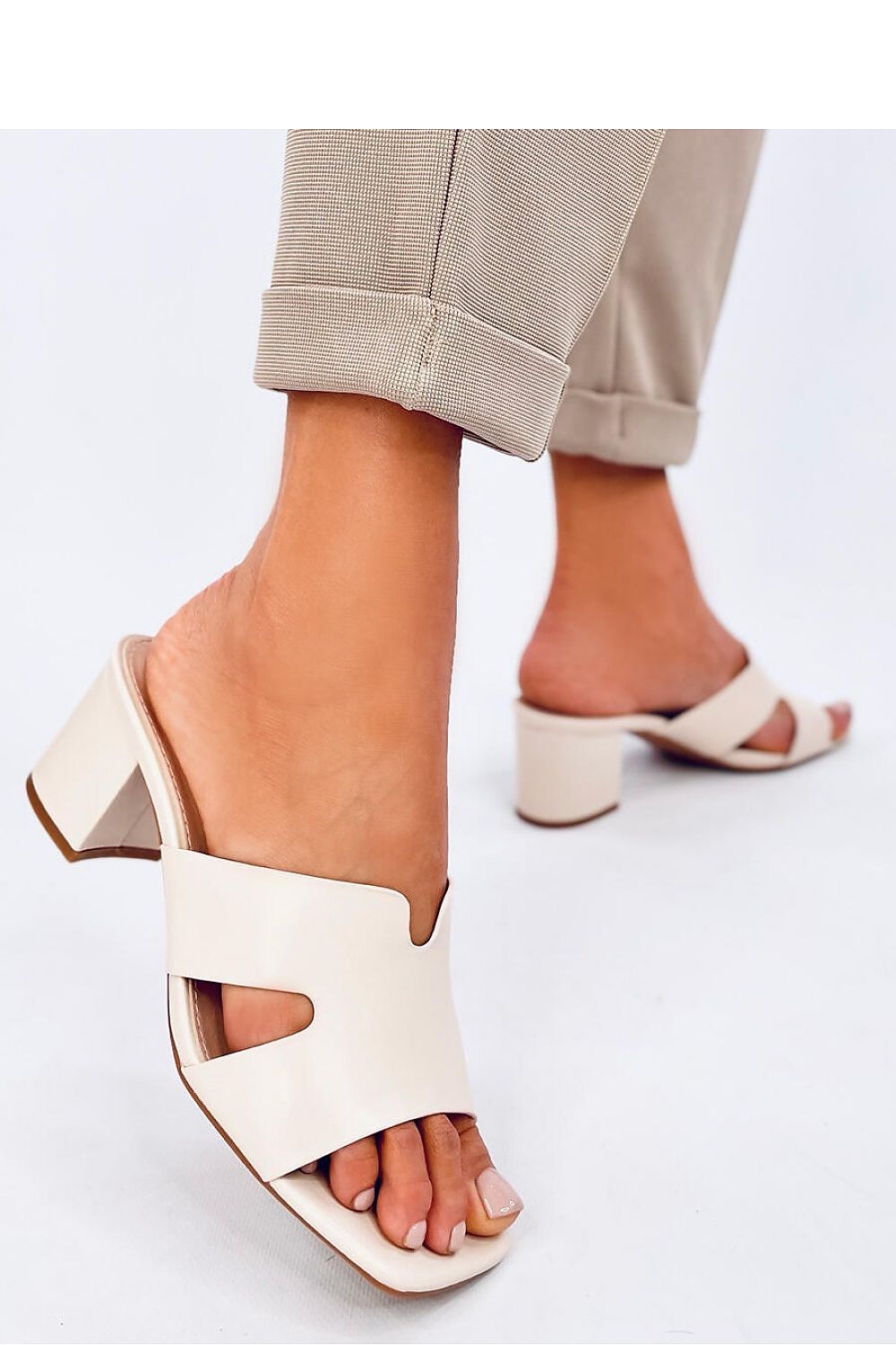 Flip-flops model 195133