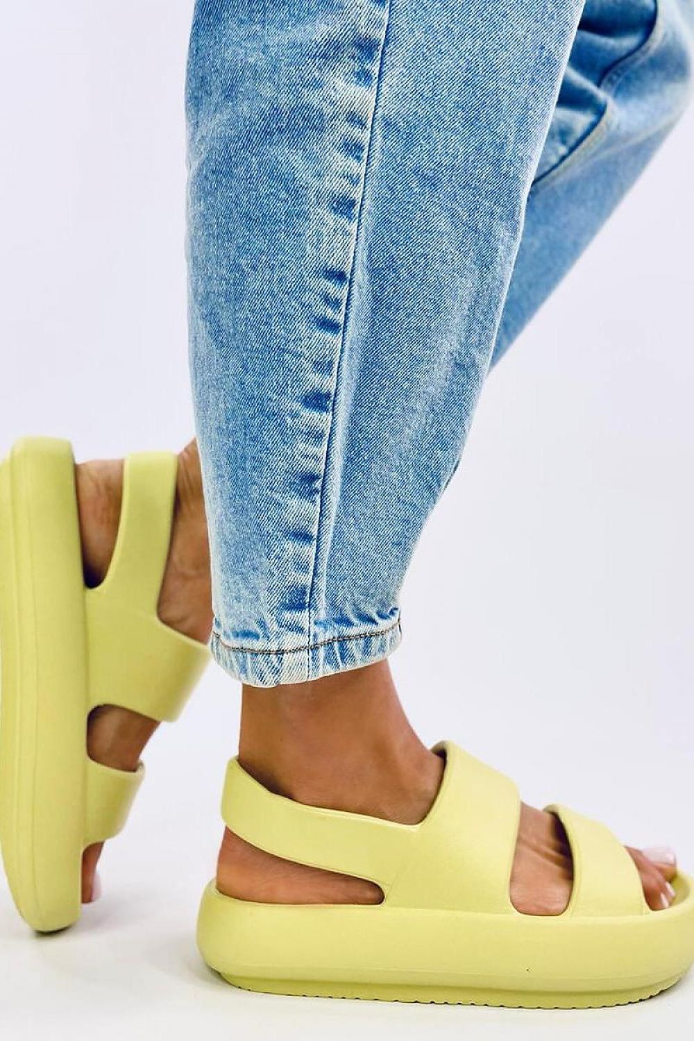 Sandals model 195643