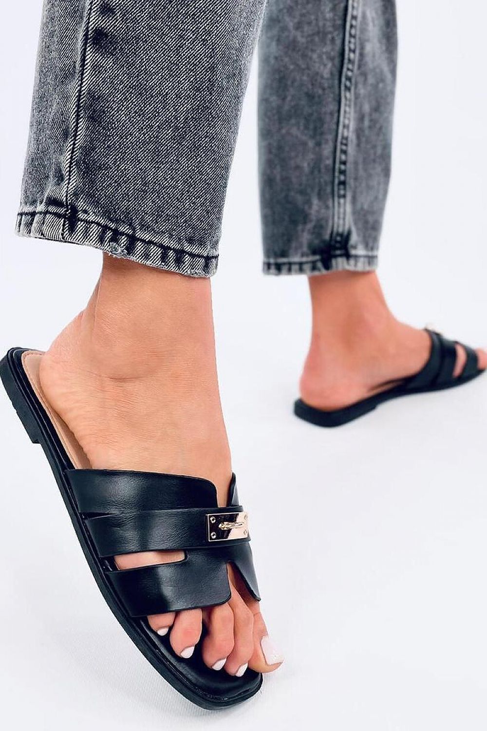 Flip-flops model 195983