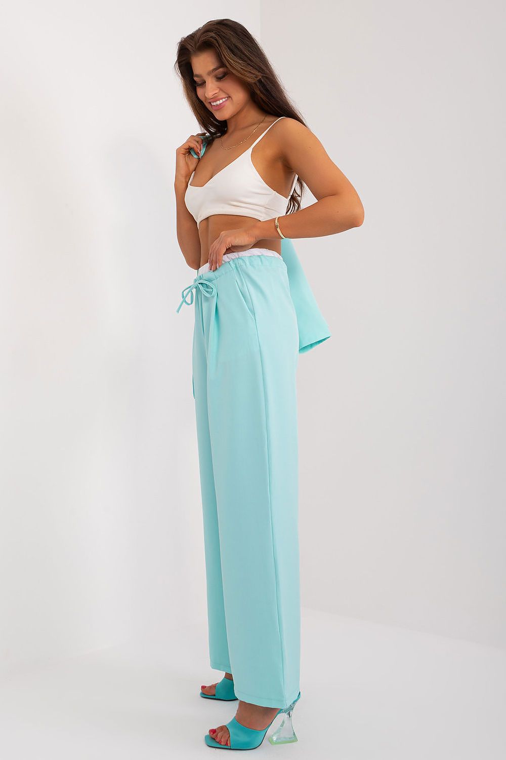 Women trousers model 196176