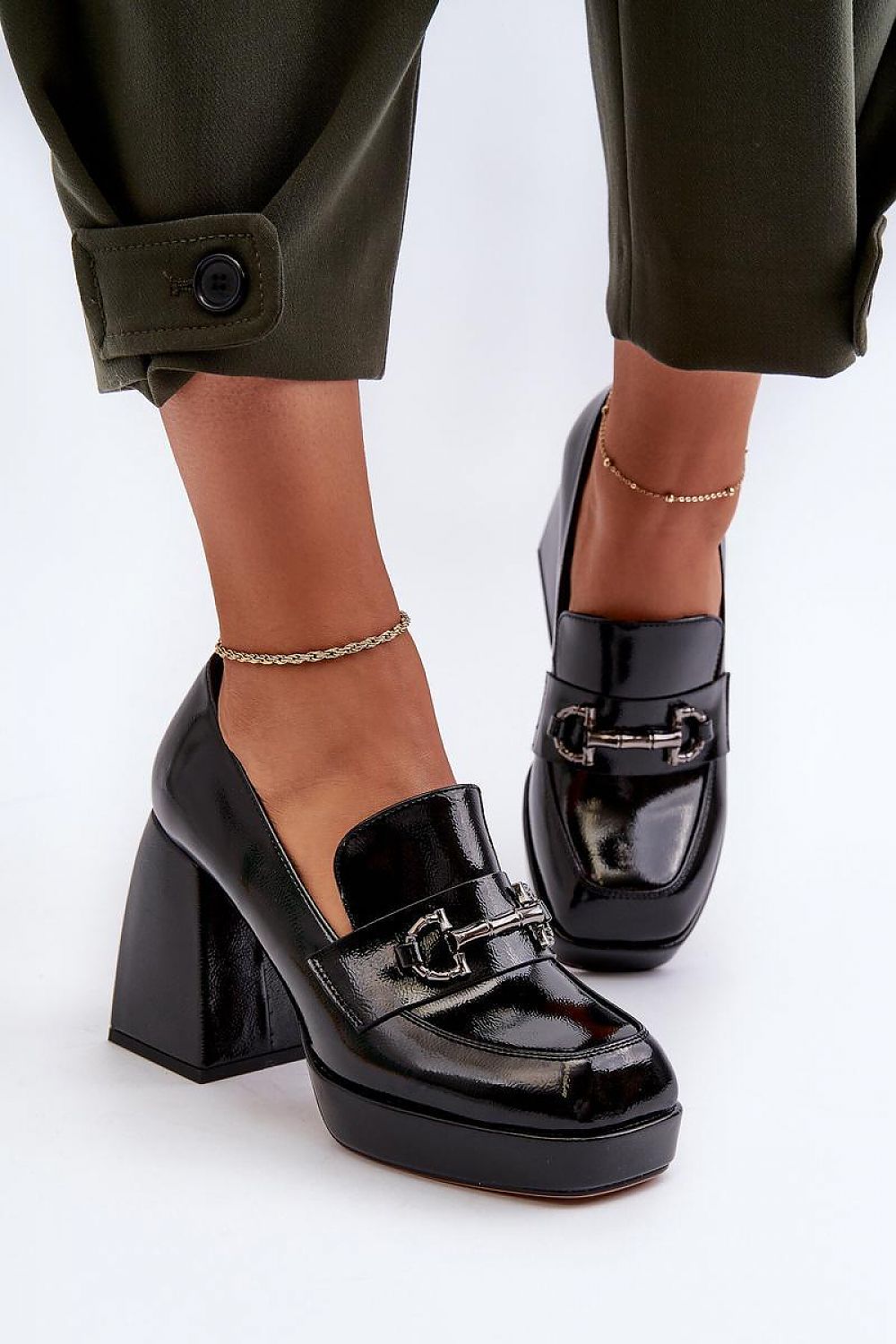 Heeled low shoes model 196316