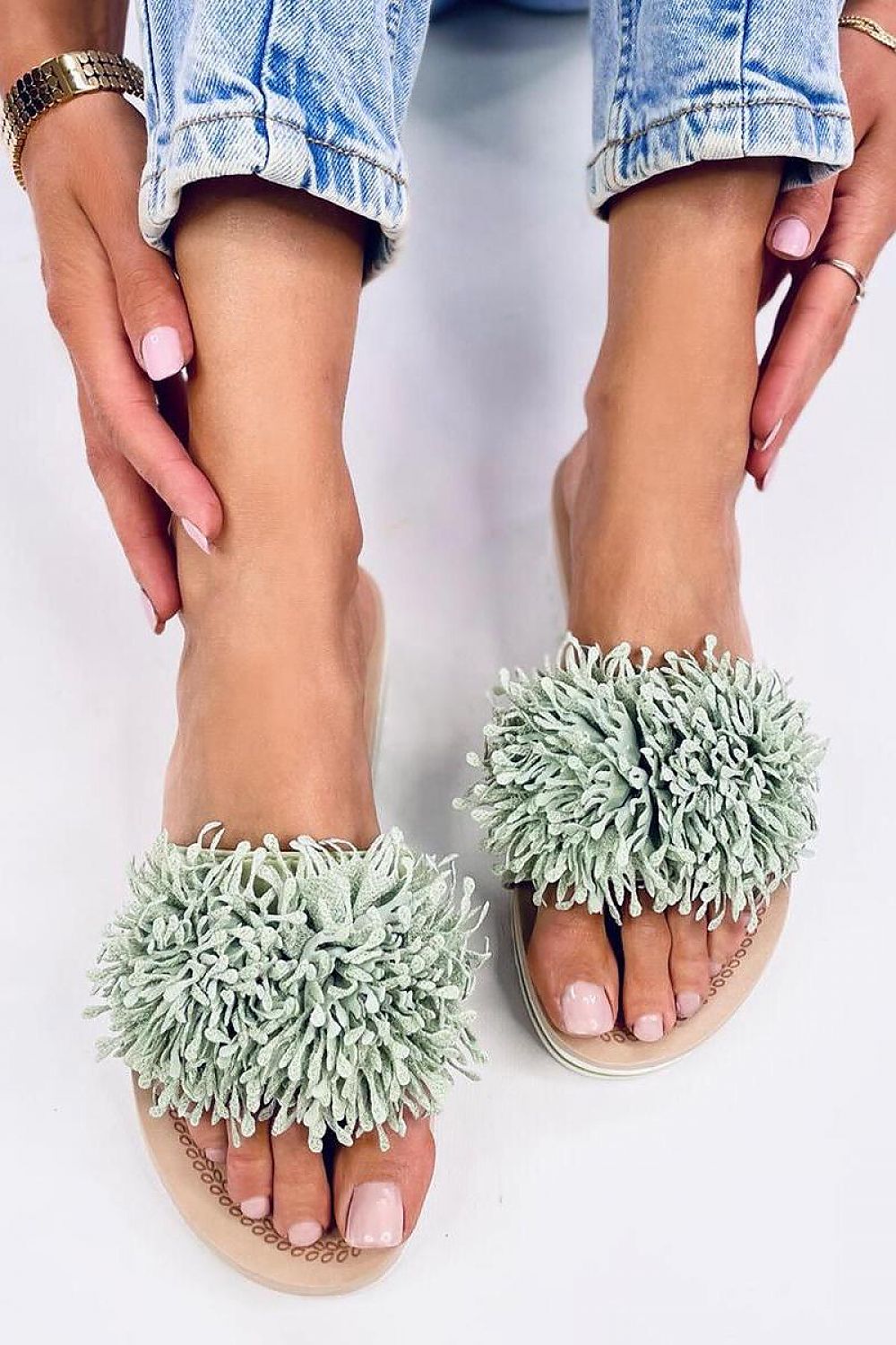 Flip-flops model 197385