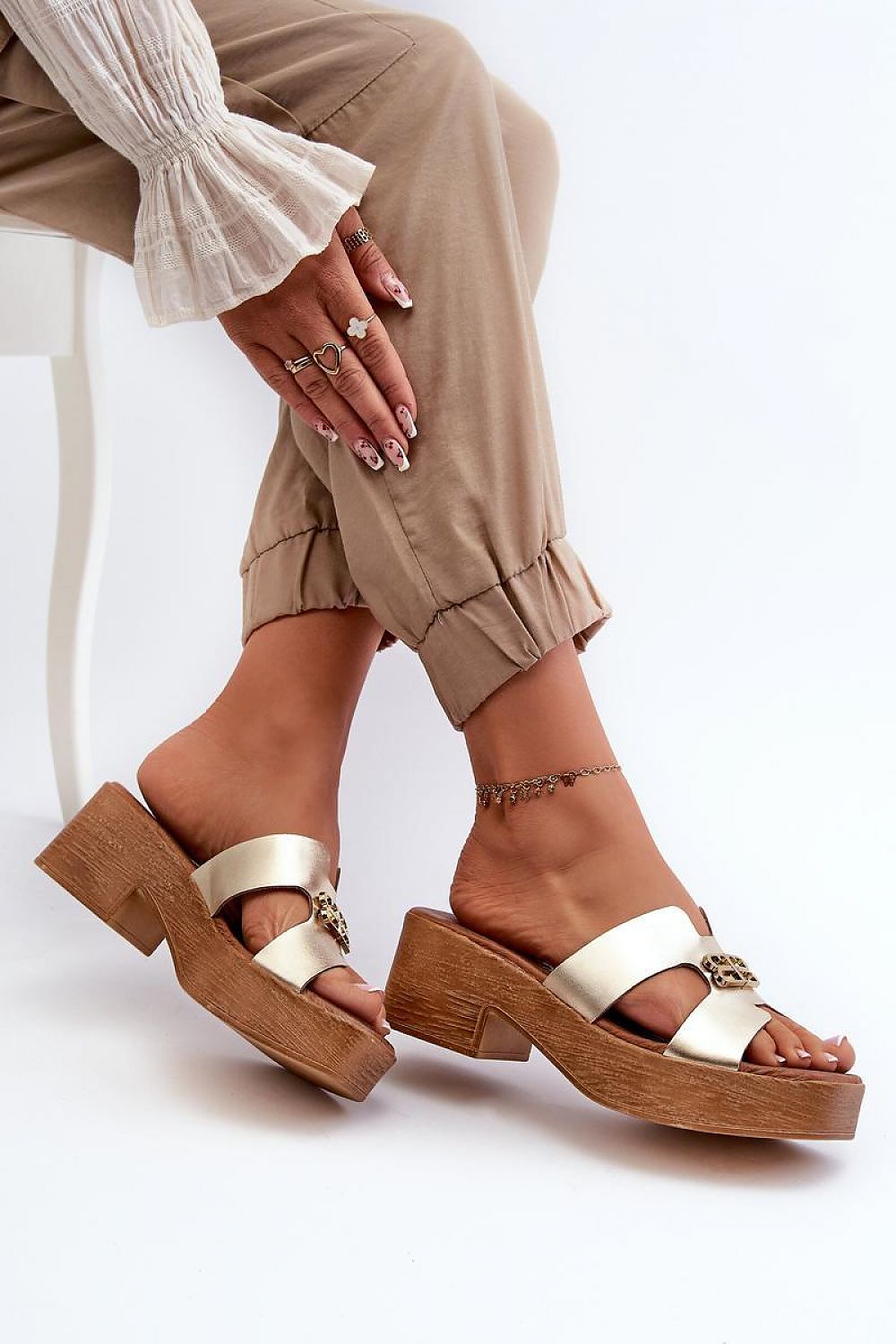 Flip-flops model 197658