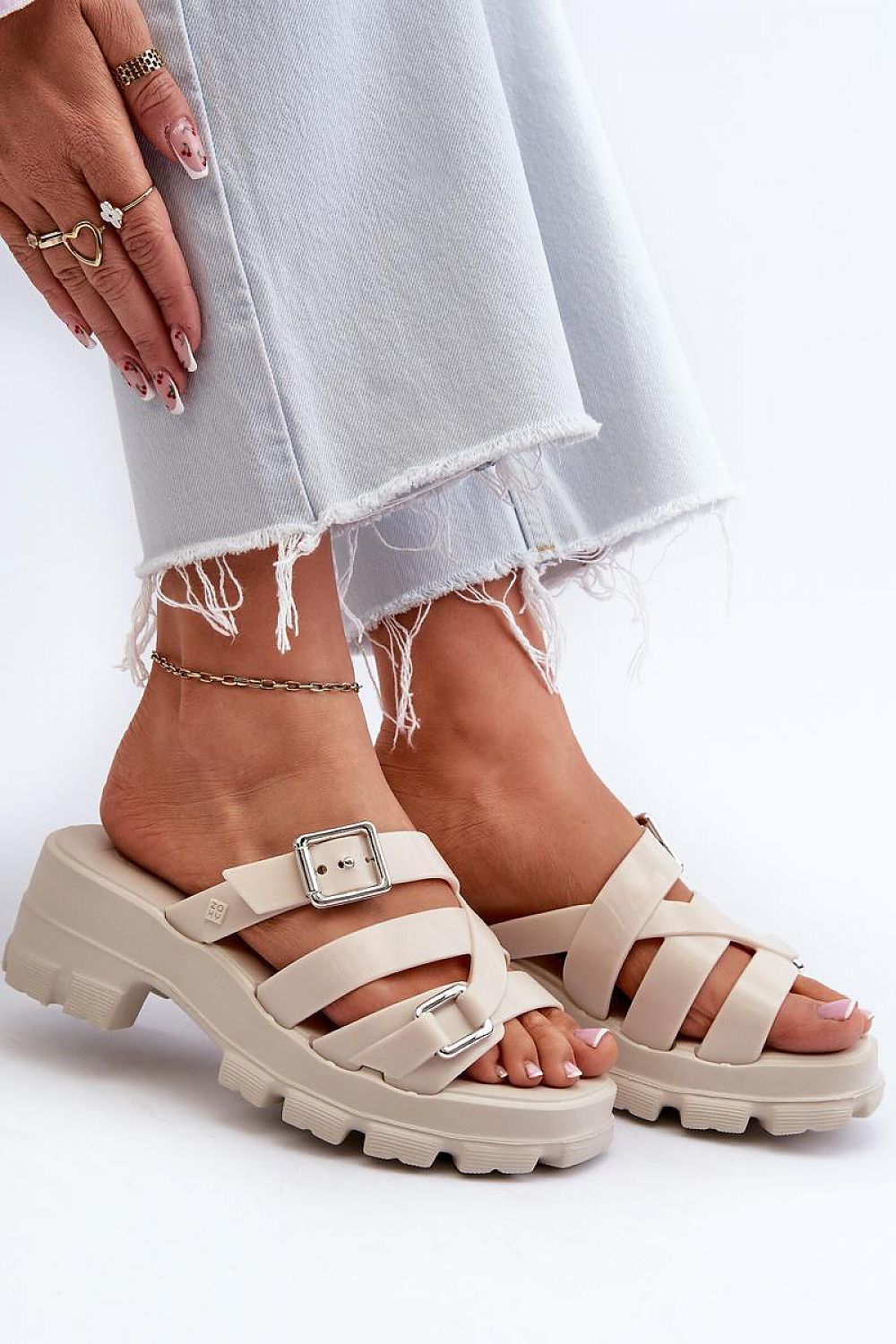 Flip-flops model 197668