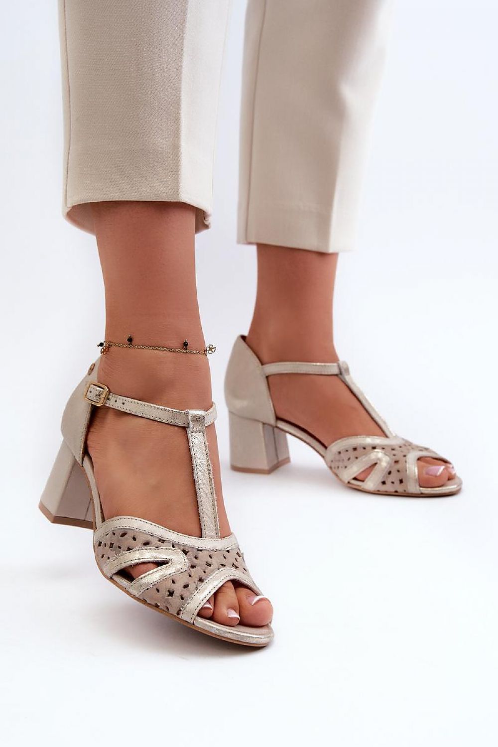 Heel sandals model 197701