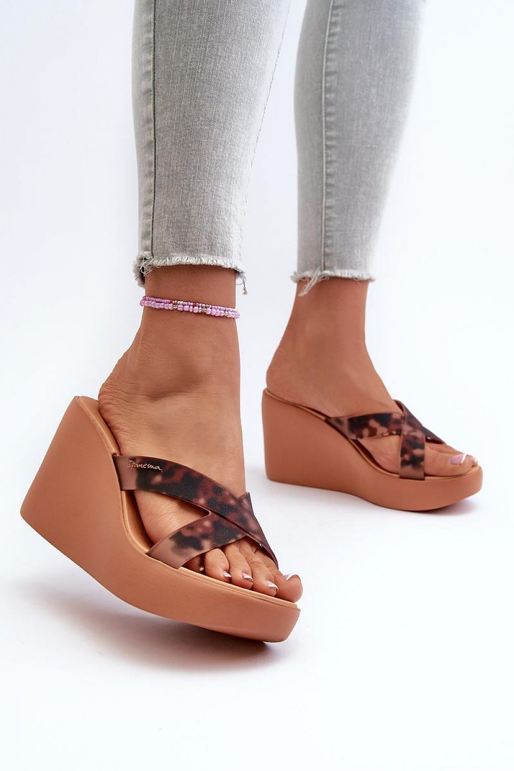 Flip-flops model 197718