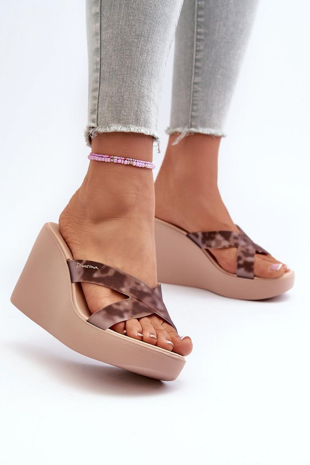 Flip-flops model 197719