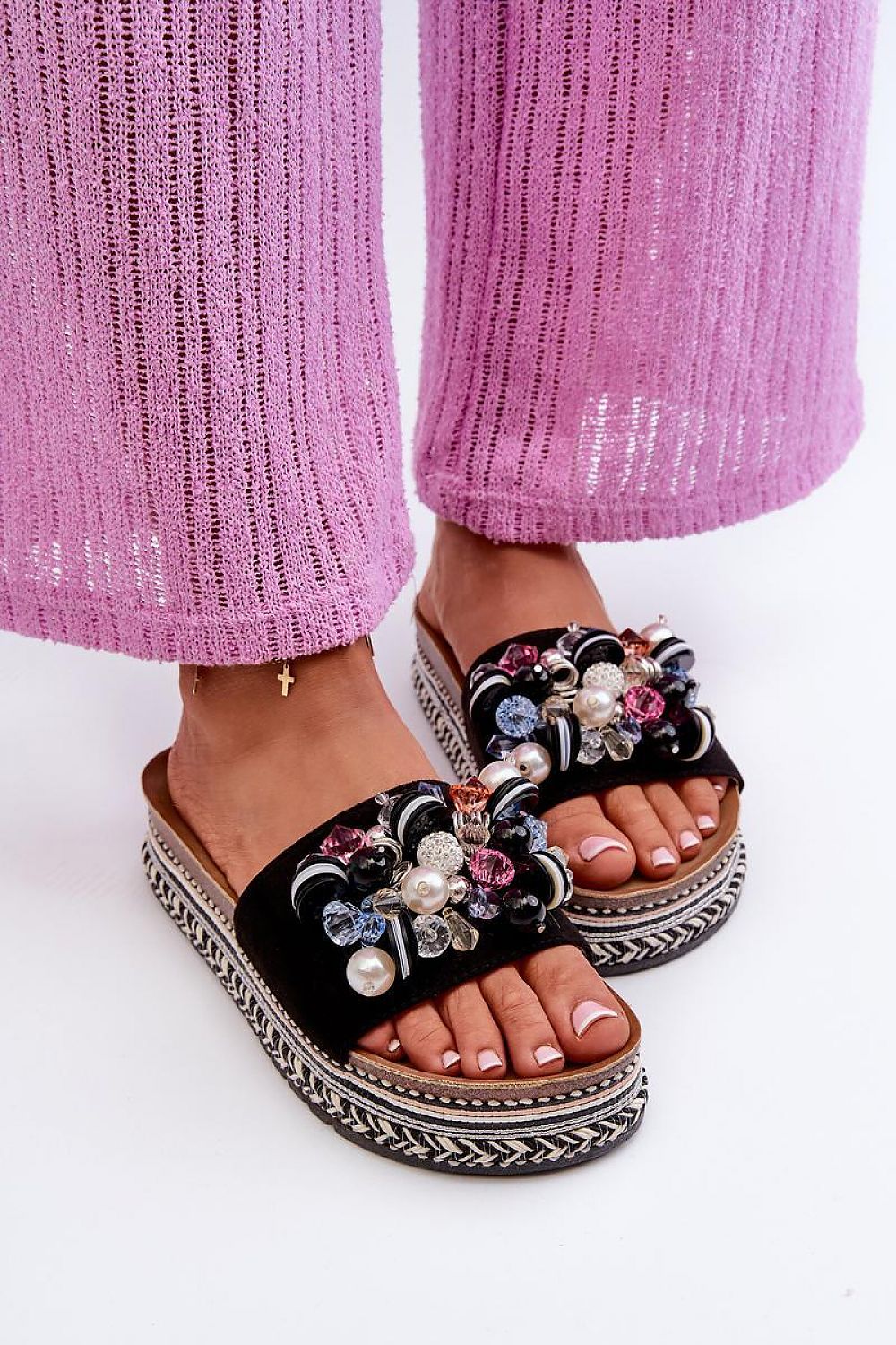 Flip-flops model 198144