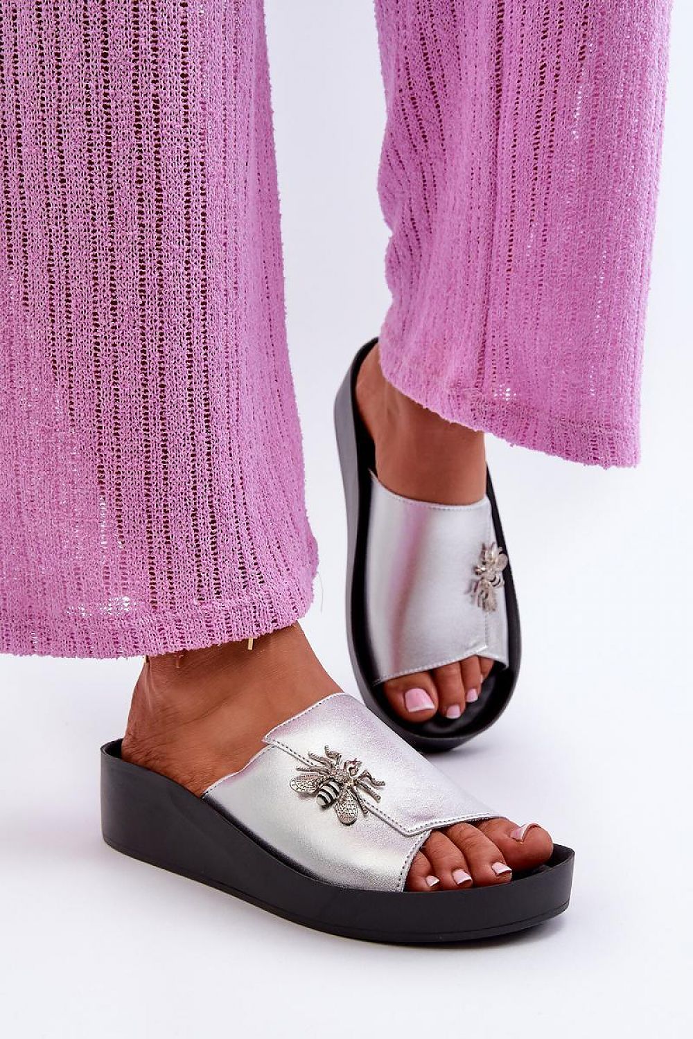 Flip-flops model 198145