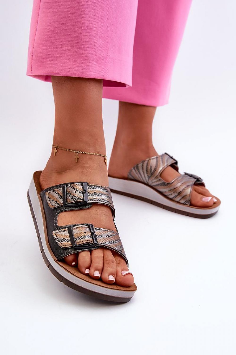 Flip-flops model 198163