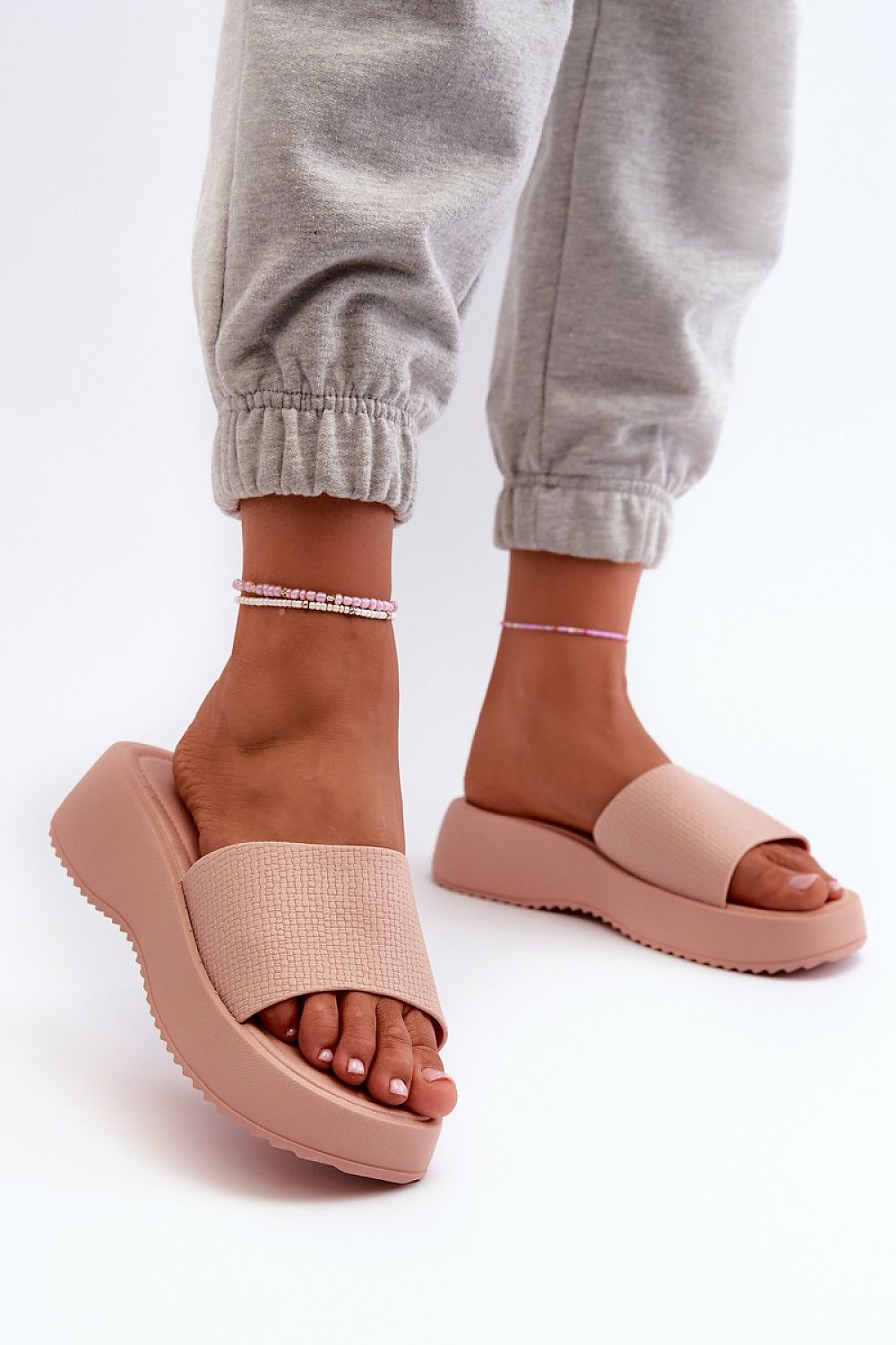 Flip-flops model 198443