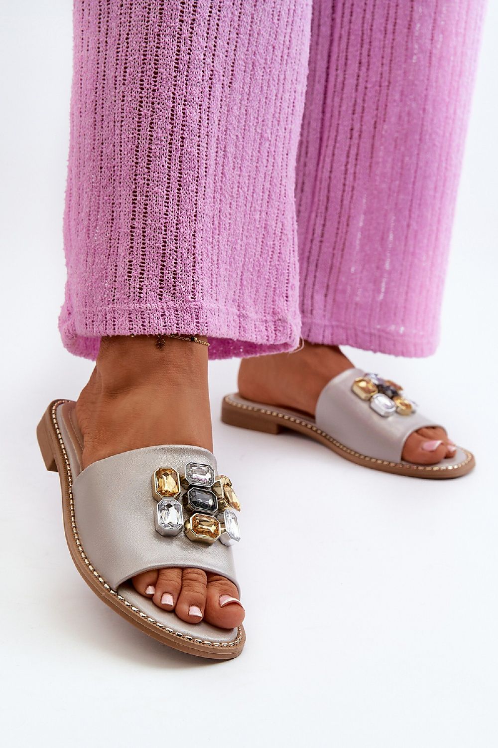 Flip-flops model 198613
