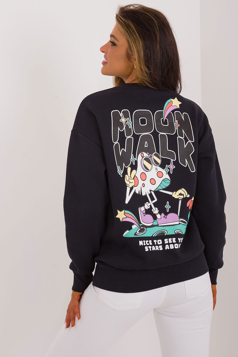 Sweatshirt model 199212