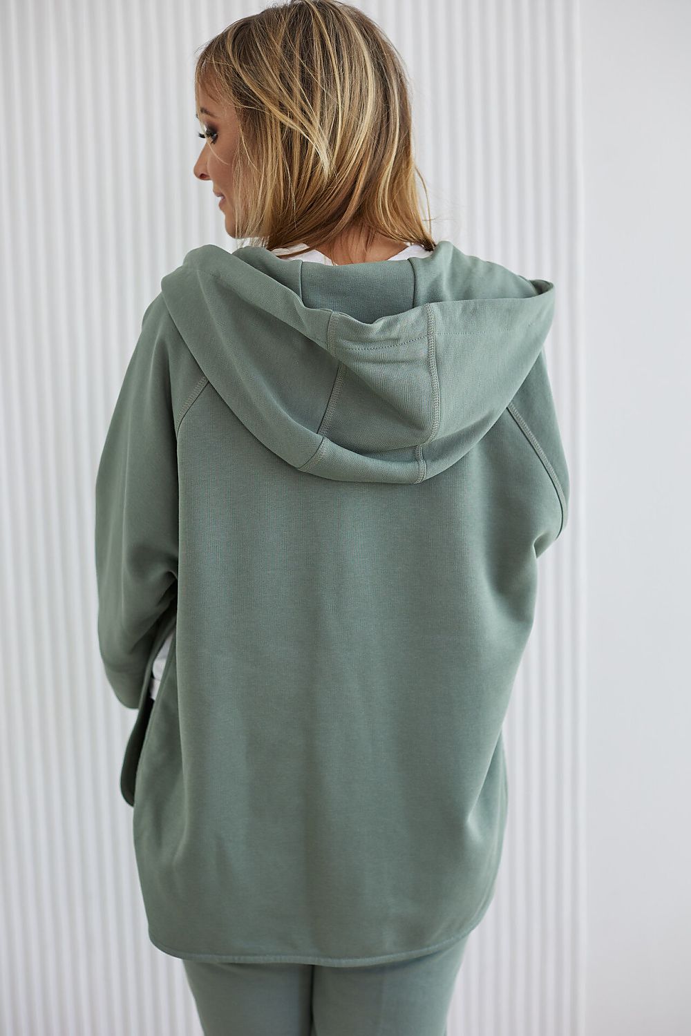 Sweatshirt model 199926