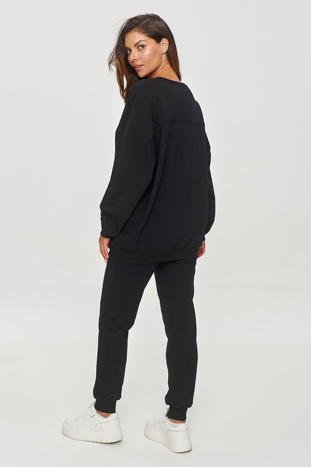 Sweatshirt model 200128