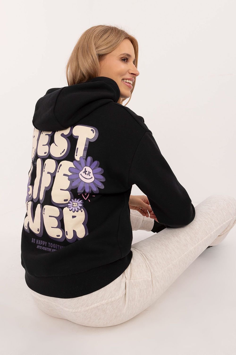 Sweatshirt model 200432